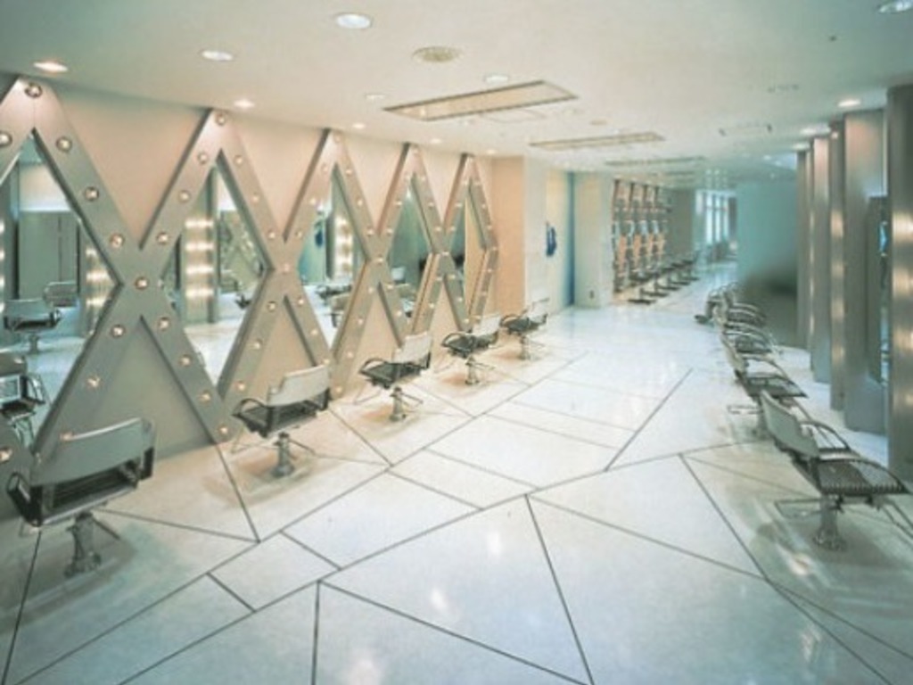 Taya Crystal World イクスピアリ店 美容室スタッフ 新卒採用 の正社員求人情報 Joblist ジョブリスト スマホであつめる みんなの街の求人はり紙