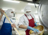 墨田区墨田　学校給食