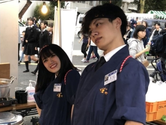 オーダーを取るのも奪い合いです