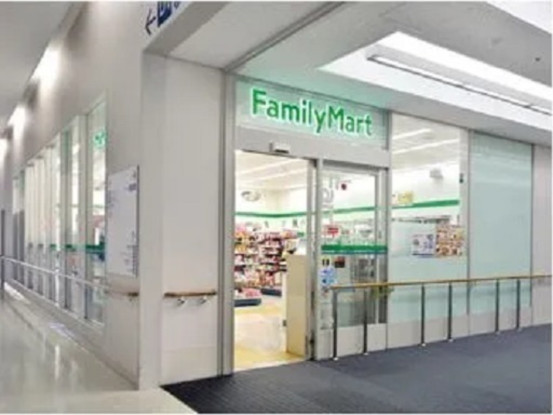 ファミリーマート伊勢赤十字病院店 画像1