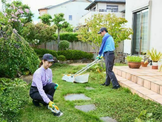 ダスキンシーズ三田南トータルグリーン（庭木管理スタッフ） 画像1