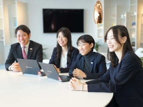 アチーブメント株式会社(有明本社) 画像1